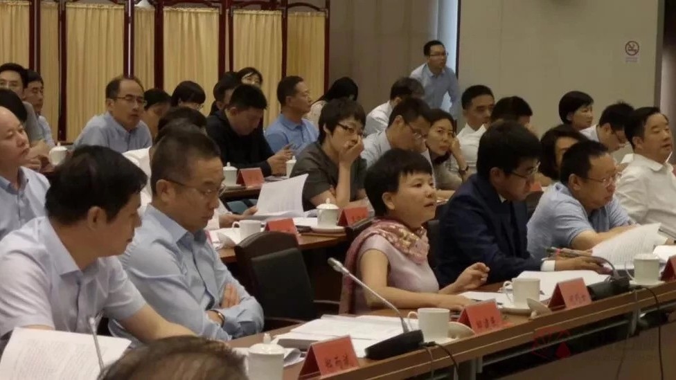 热点|东方园林董事长喊话央行行长:给我一个银行,定救民企于血泊之中!